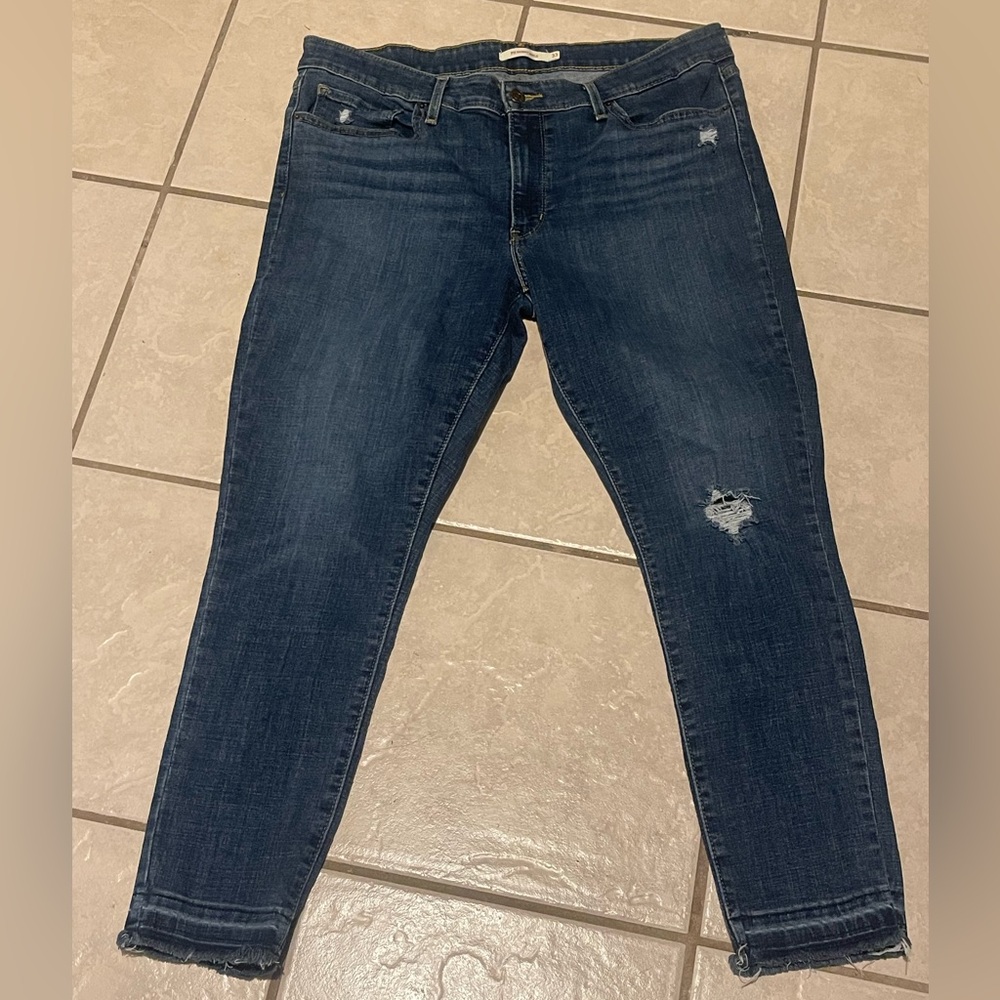 Levi's 711 Women's‎ Skinny Ankle Distressed Stretch Blue Jeans Size 33